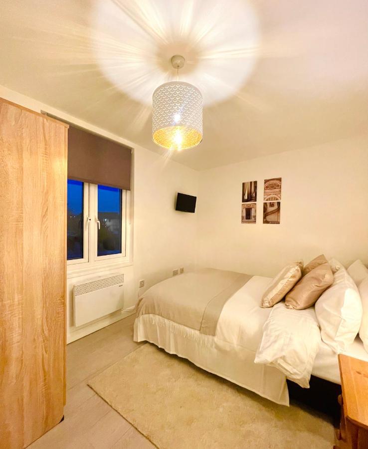 הנדון Enchanting One Bed Flat With Free Parking מראה חיצוני תמונה
