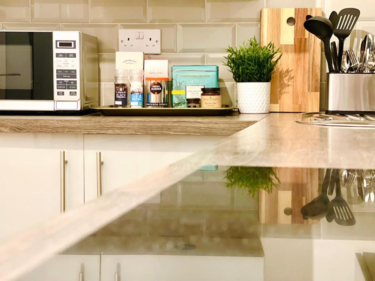 הנדון Enchanting One Bed Flat With Free Parking מראה חיצוני תמונה