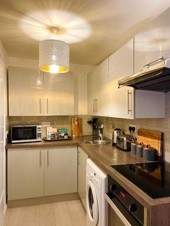 הנדון Enchanting One Bed Flat With Free Parking מראה חיצוני תמונה
